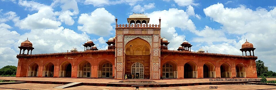 Akbar's Tomb _Best places to vsit in agra