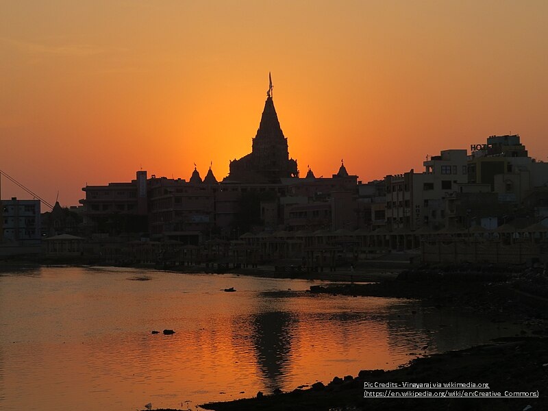 Dwarkadhish Temple Dwarka_ Best places to visit in Dwarka